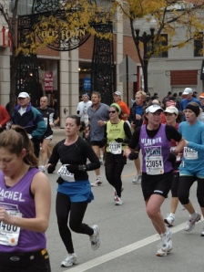 Chicago Marathon 2006 (that's me in the front in the purple)
